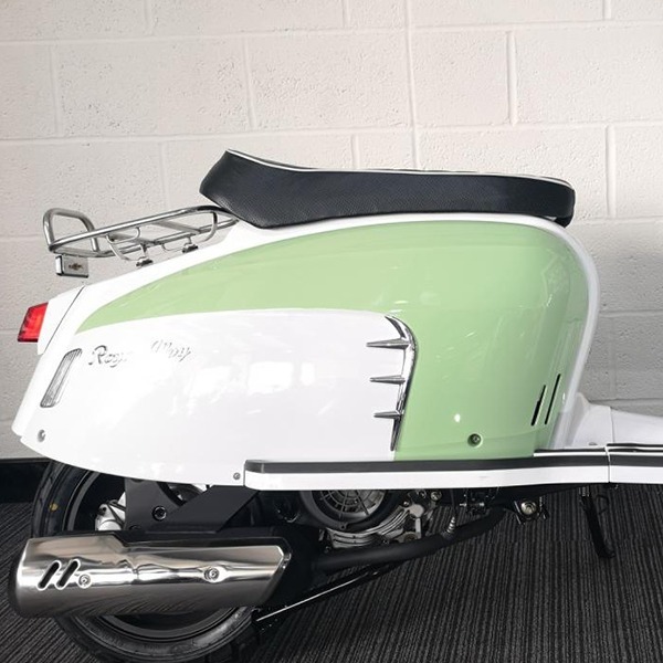 Royal Alloy Right Side Cover - Green And White